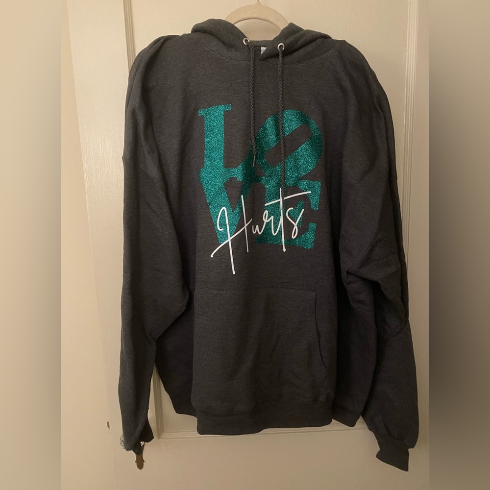 Love hurts Philadelphia Eagles sweatshirt New